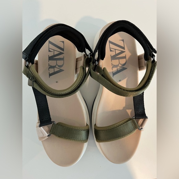 Zara Green and Black Sandals with Minimalist Design - Picture 1 of 4
